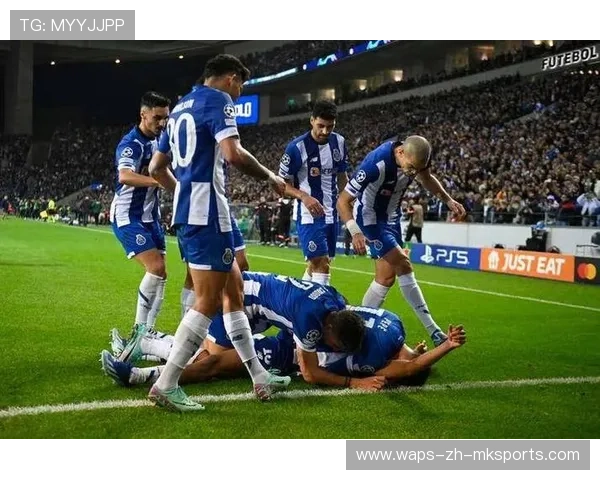 波尔图盯哈兰德式中锋巨力:探寻足球新时代的锋线利器