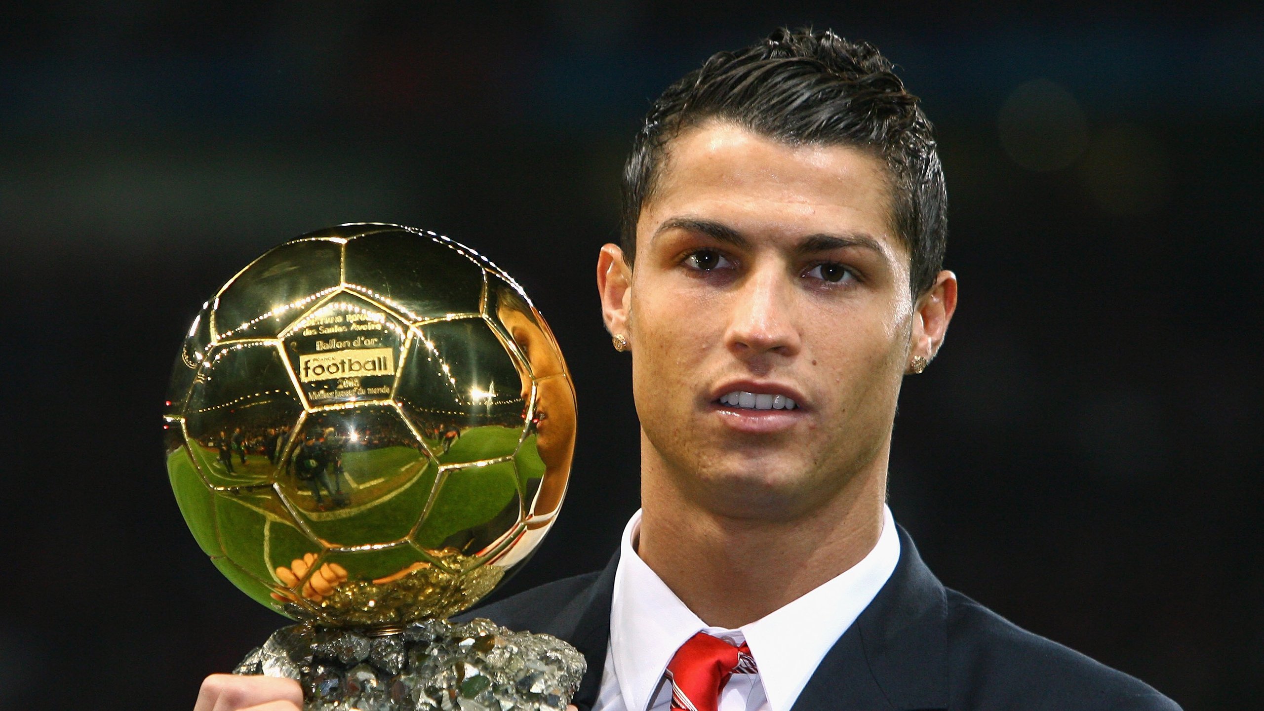 欧洲杯战术变革：套路多变，每场都精彩！，欧洲杯战记